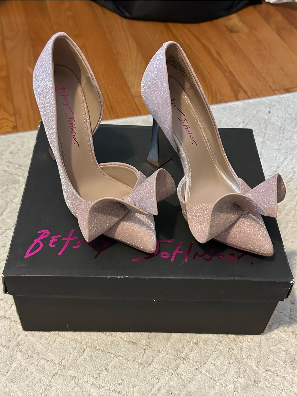 Betsey Johnson Glitter Dusty Pink Pointed-Toe Bow Heels (Champagne) - Picture 2 of 5